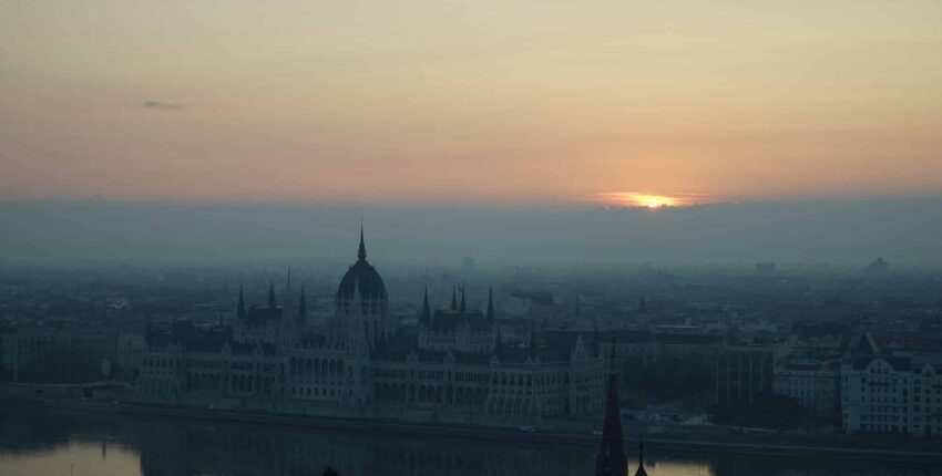 Pariis - Budapest : eralennuki rentimine