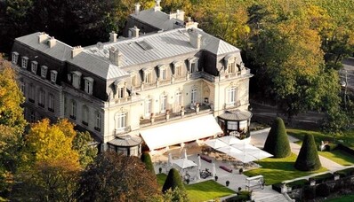 Rentige helikopter, et lennata Les Crayères’i (Reims Champagne)