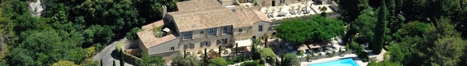 Helikopteri rentimine L’oustau de Baumanière’ile Les Baux-De-Provence’i piirkonnas
