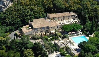 Helikopteri rentimine L’oustau de Baumanière’ile Les Baux-De-Provence’i piirkonnas