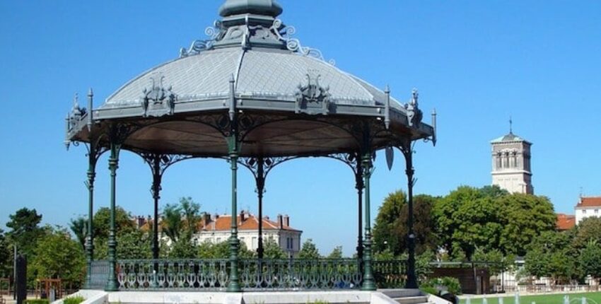 Valencia : eralennuki rentimine 