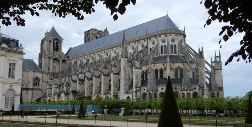 Bourges : eralennuki rentimine