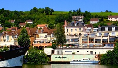Helikopteri rentimine La Côte Saint-Jacques’ile Joigny linnas