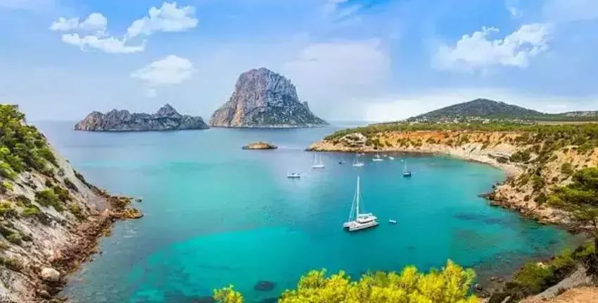 Ibiza : eralennuki rentimine