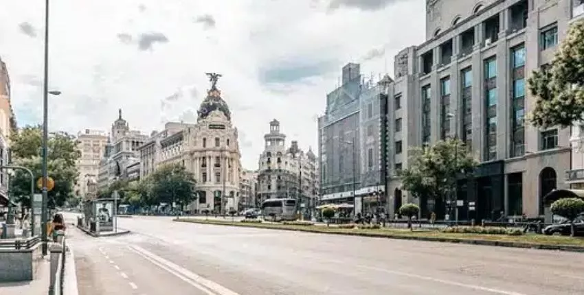 Madrid Barajas : eralennuki rentimine 