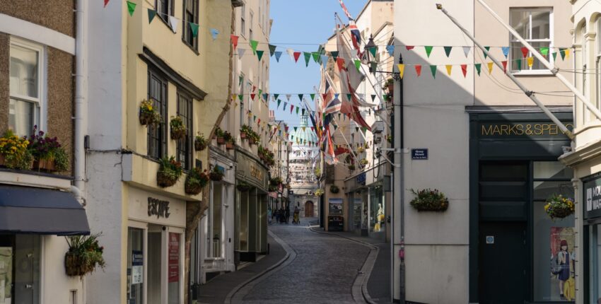 Guernsey : eralennuki rentimine 