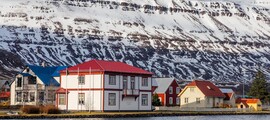 Isafjordur : eralennuki rentimine 