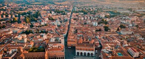 Piacenza : eralennuki rentimine 