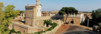 Francfort Hahn : Vue sur le pont et la cathédrale.