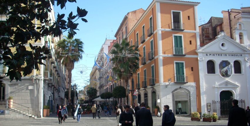 Salerno : eralennuki rentimine