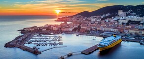 Saint-Tropez - Ajaccio : eralennuki rentimine