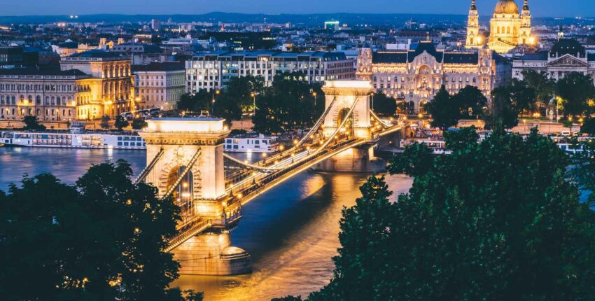 Saint-Tropez - Budapest: eralennuki rentimine