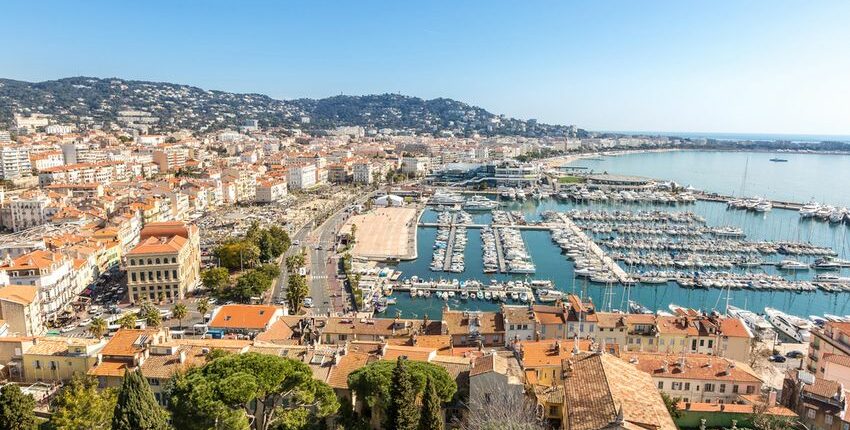 Napoli - Cannes: eralennuki rentimine