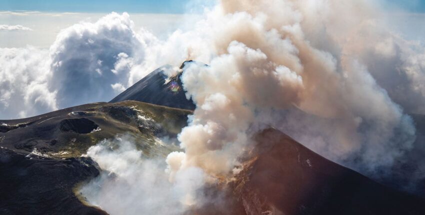 Helikopterilend üle Etna mäe