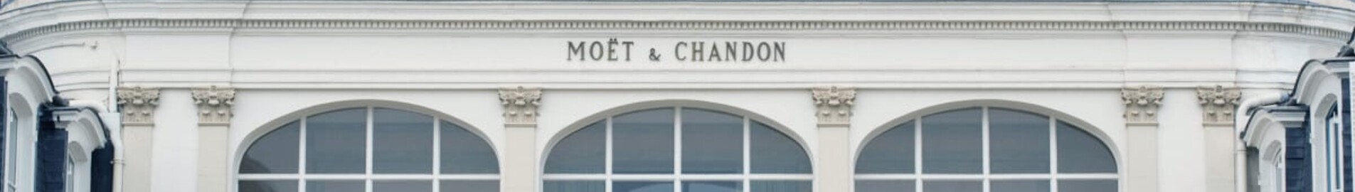 Champagne viinamarjaistandused: helikopteri kogemus