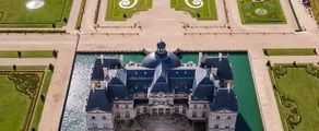 Helikopterilend Château De Vaux-Le-Vicomte'i kohal