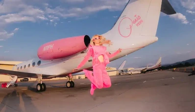 Sliv Air: Paris Hilton allkirjastab Gulfstream oma kujutisega